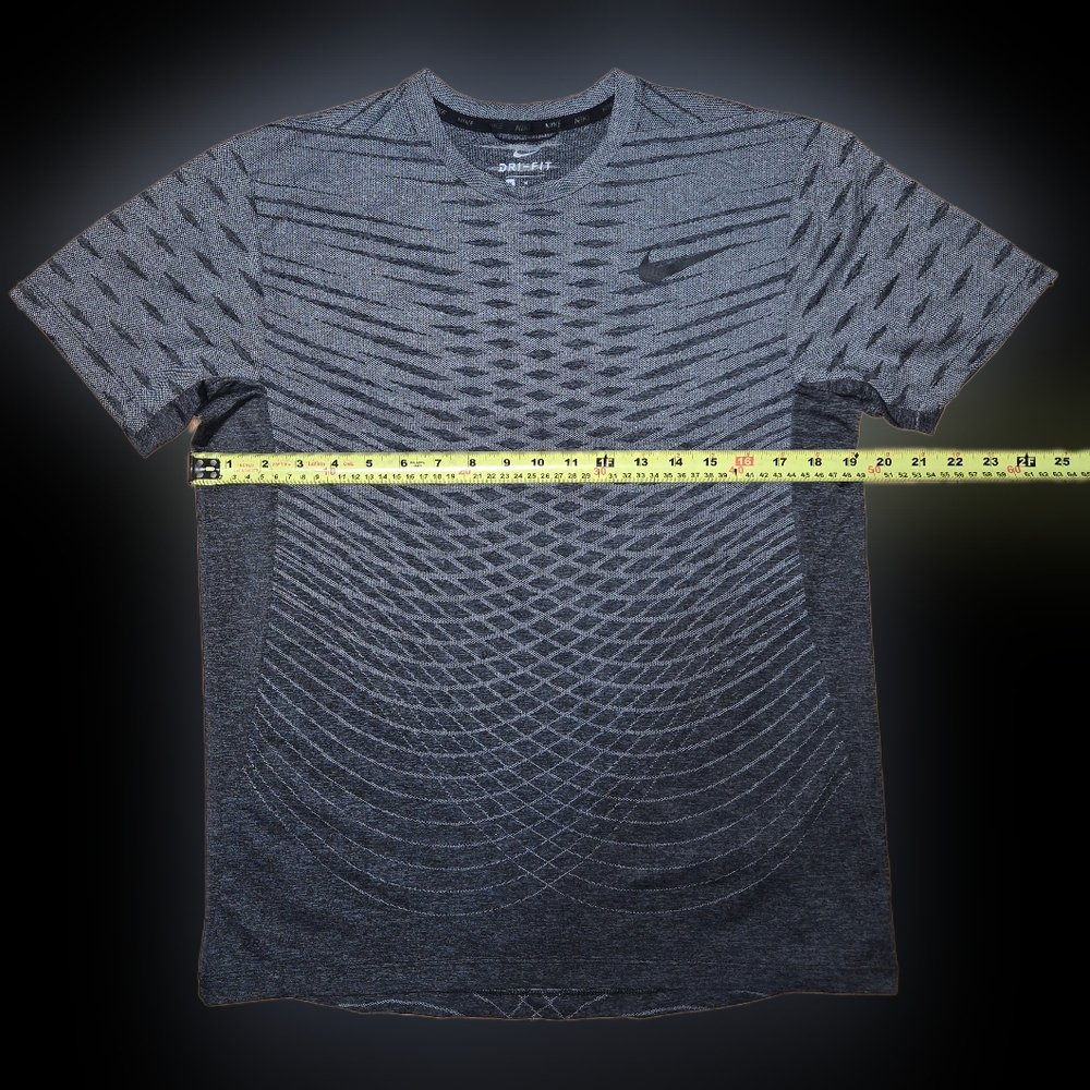 Nike Dri Fit Tech Running T Shirt - Picture 2 of 4